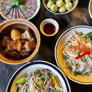 Com Tam Vi / Specialty 3 Meat Rice Dish